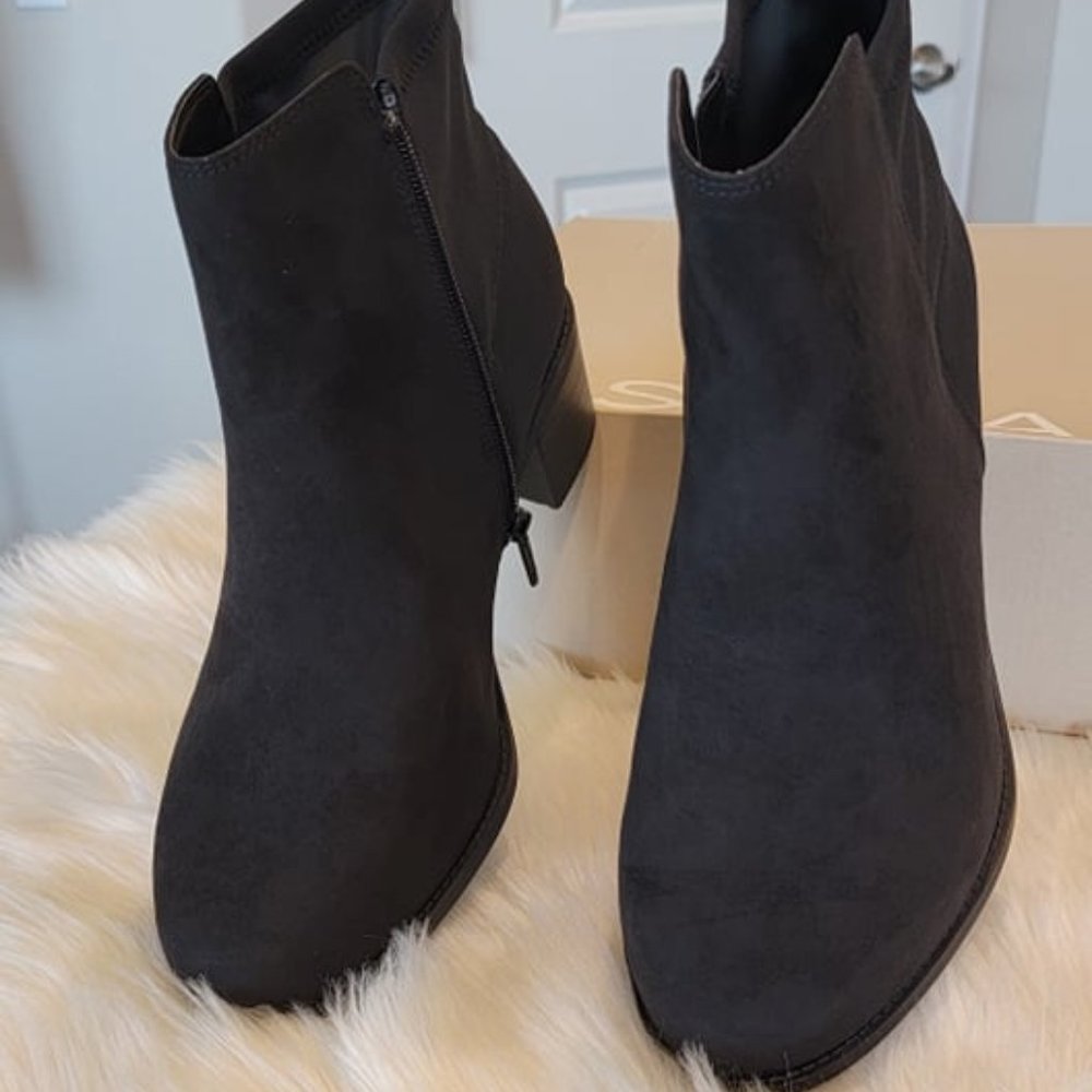 CJustFab Women's Alexis Ankle Boots Faux Suede Shoes Size 11 Brand New